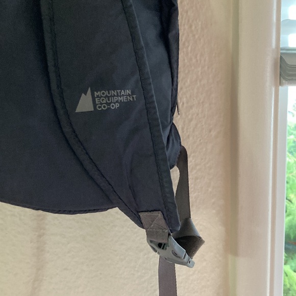Mountain Co Op Hiking bag - Picture 3 of 4
